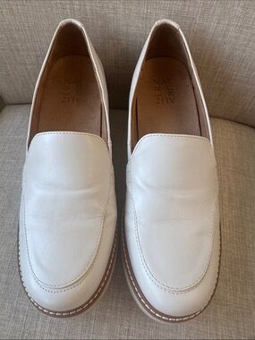 Naturalizer Women’s Cream Leather Slip-On Loafers